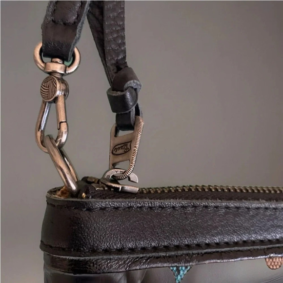 Sakroots Crossbody Leather Handbag Black Tapestry EXCELLENT Condition Zip Top - Picture 4 of 13